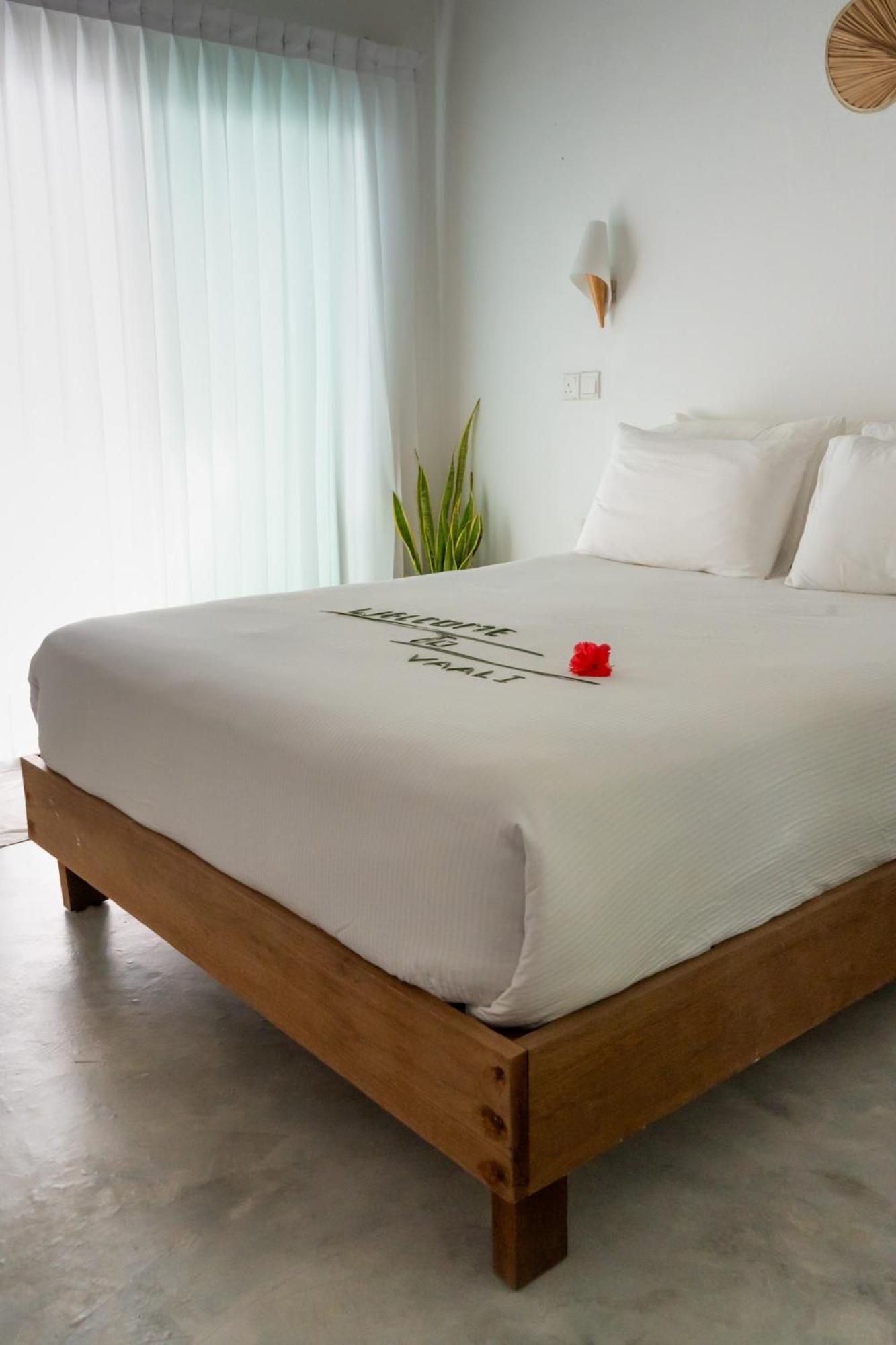 Vaali Maldives Island Escapes & Dive Hotel Felidhoo Bagian luar foto