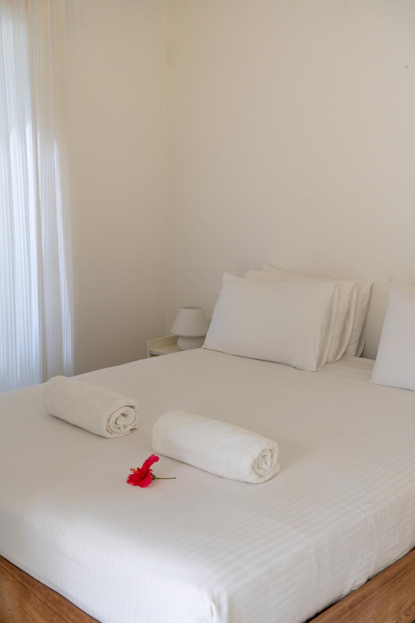Vaali Maldives Island Escapes & Dive Hotel Felidhoo Bagian luar foto