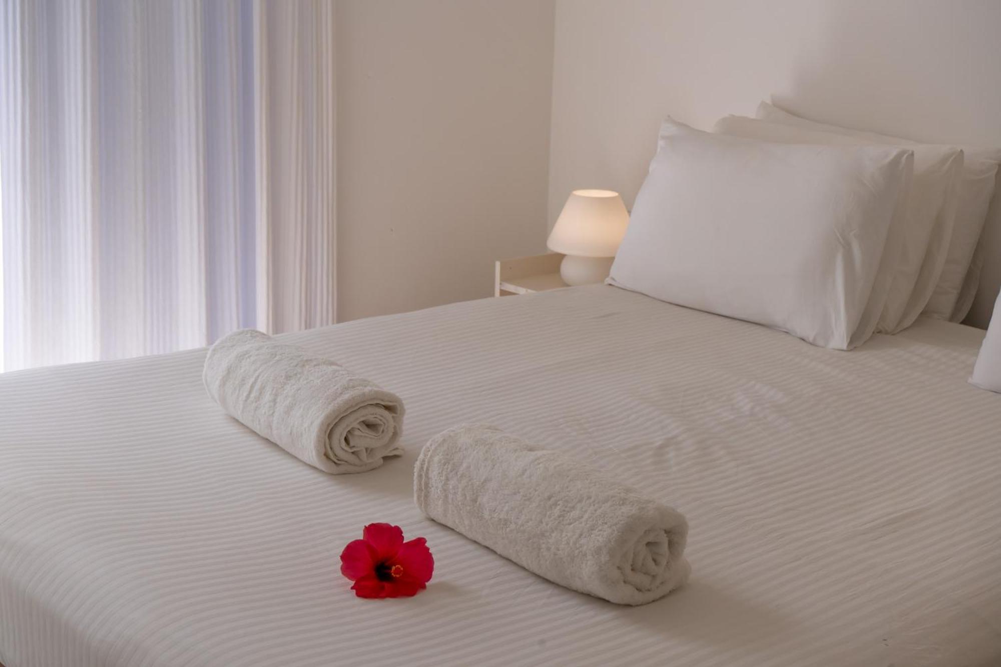 Vaali Maldives Island Escapes & Dive Hotel Felidhoo Bagian luar foto